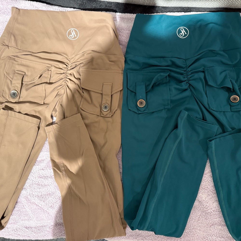 Stylish Tan and Teal Leggings